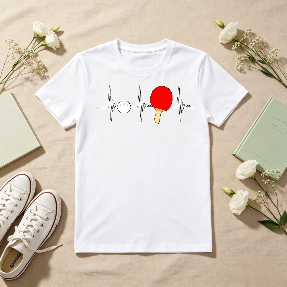 Table Tennis Graphics - 卓球・ピンポン・テニスラケットのハートビート柄プリント入りスポーツTシャツ、半袖、Oネック、夏用カジュアルファッションTシャツ